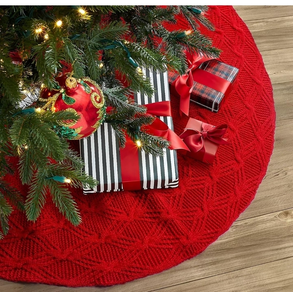 New In Wrapping Vibrant Red Holiday Tree Skirt 24in, Great For Smaller Tree,Knit